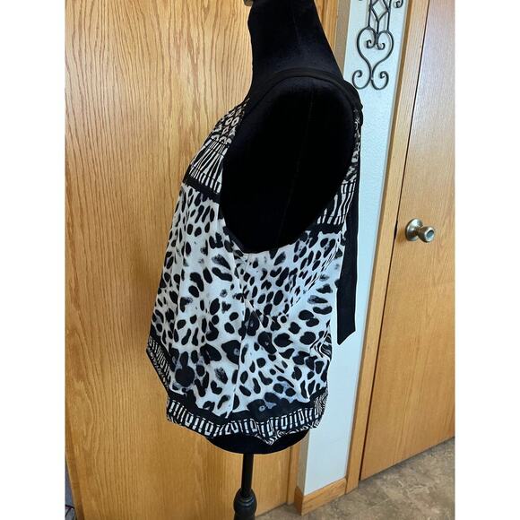 Maurices halter top, black animal print, women's size M - Picture 3 of 9